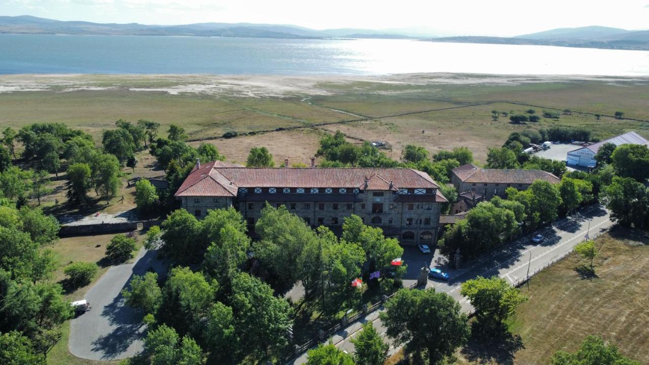 ホテル Balneario De Corconte Cabanas de Virtus エクステリア 写真
