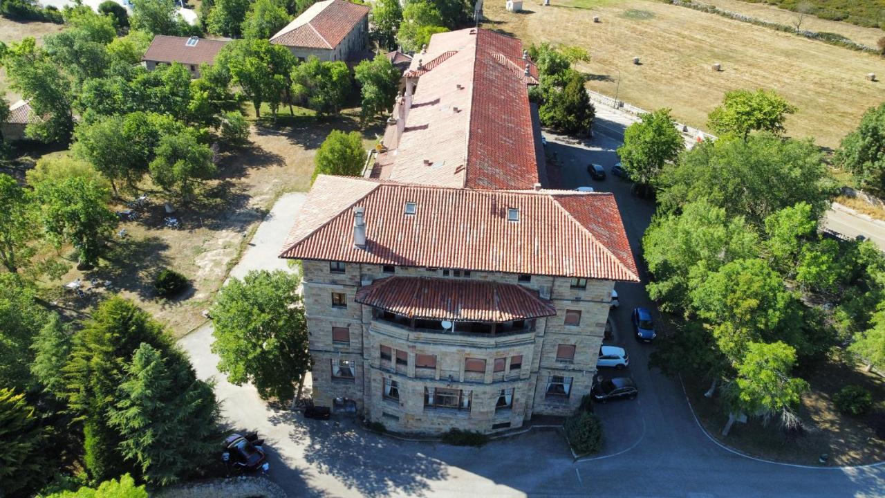 ホテル Balneario De Corconte Cabanas de Virtus エクステリア 写真