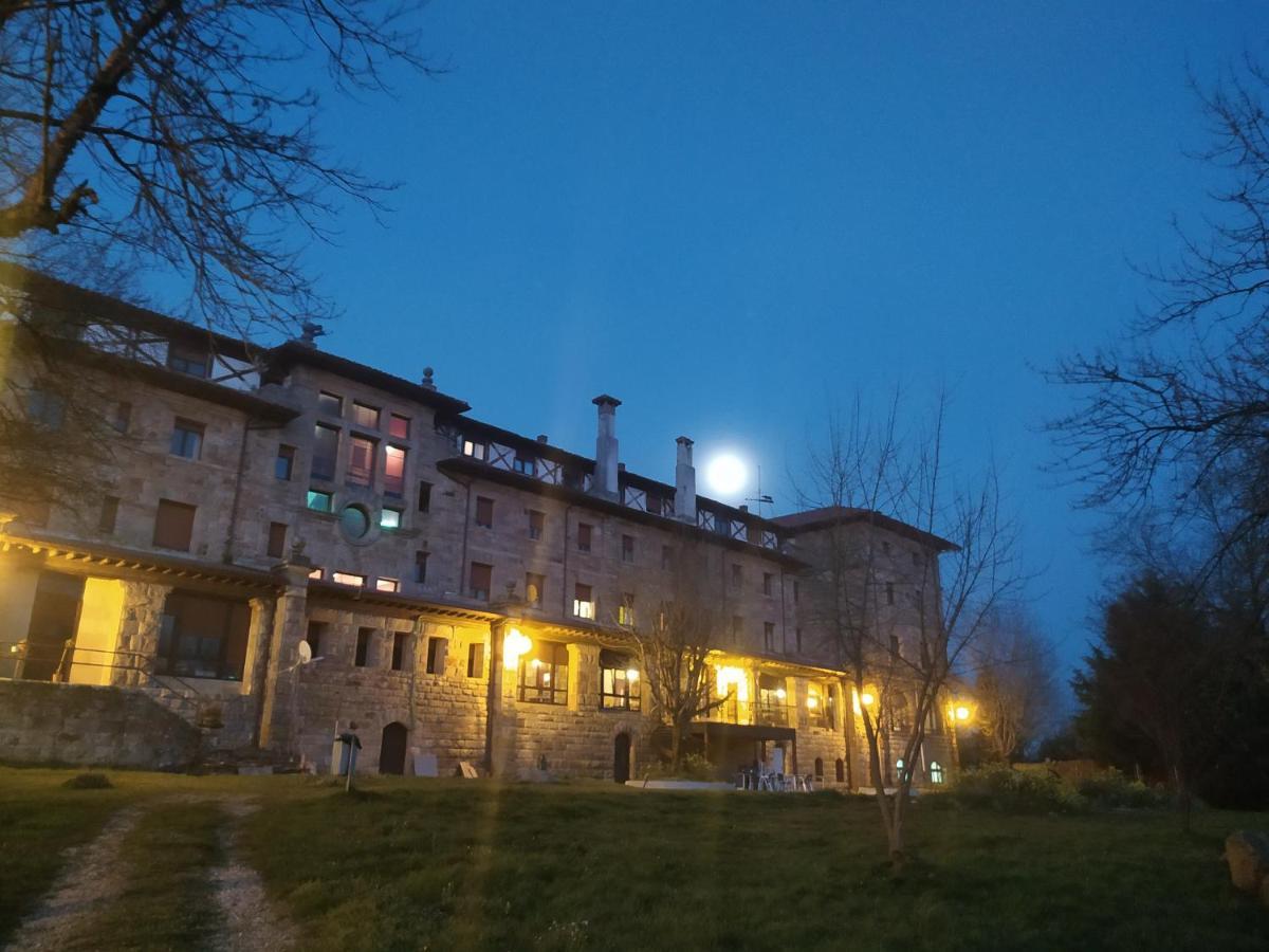 ホテル Balneario De Corconte Cabanas de Virtus エクステリア 写真